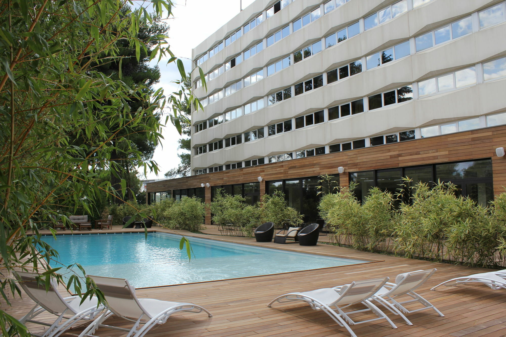 Hotel C Suites Chambres Spacieuses Nimes Exterior photo